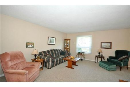 584 Elliott Cres, Milton, L9T3G4 | Image 2