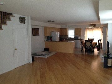 514 Candlestick Circ, Mississauga, L420B2 | Image 2
