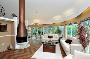 1352 Nocturne Crt, Mississauga, L5H2L8 | Image 3