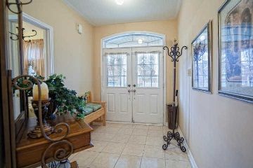 10 Milkweed Cres, Brampton, L7A 1T8 | Image 2