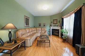 10 Milkweed Cres, Brampton, L7A 1T8 | Image 3