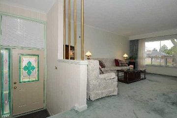 31 Griggsden Ave, Toronto, M9P3A1 | Image 2