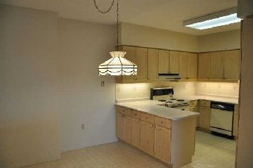 408 - 2199 Sixth Line, Oakville, L6H5V3 | Image 3