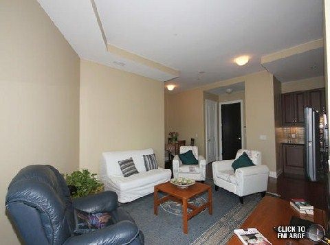 702 - 11 Bronte Rd, Oakville, L6L0E7 | Image 3