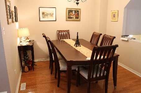 3255 Redpath Circ, Mississauga, L5N 8R3 | Image 3