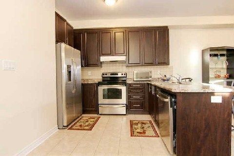 63 Lorenzo Circ, Brampton, L6R3N4 | Image 3