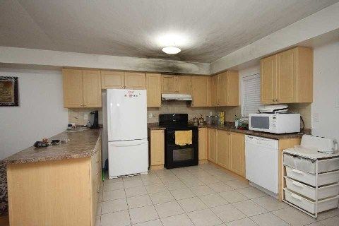 514 Candlestick Circ, Mississauga, L420B2 | Image 2