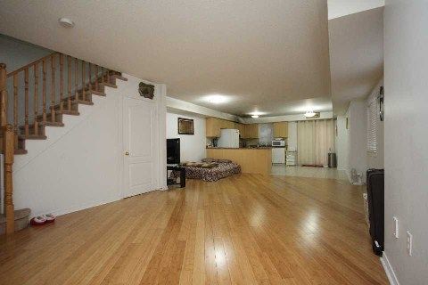 514 Candlestick Circ, Mississauga, L420B2 | Image 3