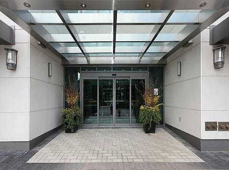 702 - 11 Bronte Rd, Oakville, L6L0E1 | Image 2