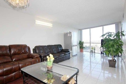 808 - 21 Markbrook Lane, Toronto, M9V5E4 | Image 3