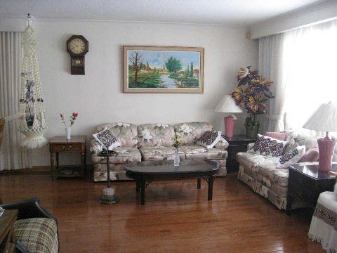 129 Meadowbank Rd, Toronto, M9B 5E2 | Image 2