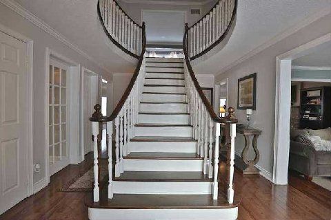 7 Stonegate Dr, Brampton, L6Z3L7 | Image 2