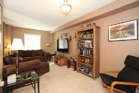 408 Fairgate Way, Oakville, L6H 6Y1 | Image 2