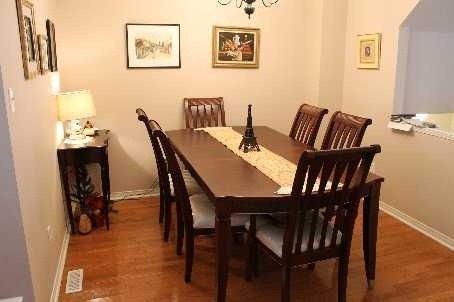 3255 Redpath Circ, Mississauga, L5N 8R3 | Image 2