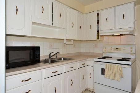 71 - 3525 Brandon Gate Dr, Mississauga, L4T3M3 | Image 3