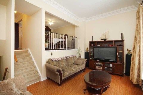 50 Darras Crt, Brampton, L6T1W7 | Image 2