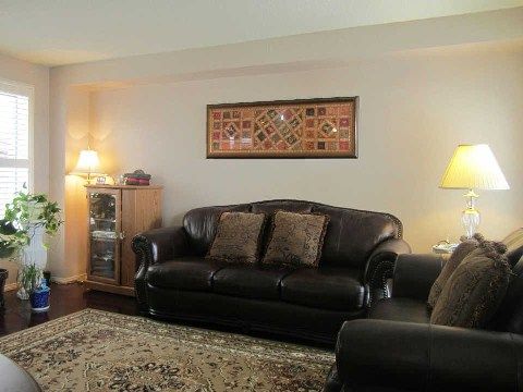 3403 Chartrand Cres, Mississauga, L5L4C6 | Image 2