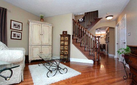 1657 Samuelson Circ, Mississauga, L5N7Z8 | Image 2