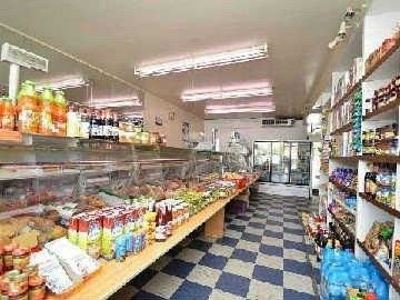 675 The Queensway Blvd, Toronto, M8V1K8 | Image 2