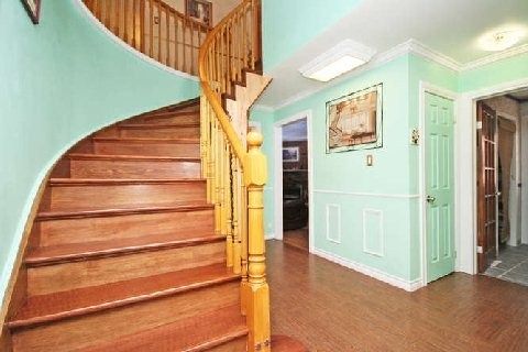 6585 Eastridge Rd, Mississauga, L5N4L5 | Image 2
