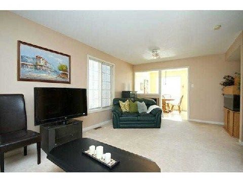 2218 Bluegrass Lane, Burlington, L7L6L5 | Image 3