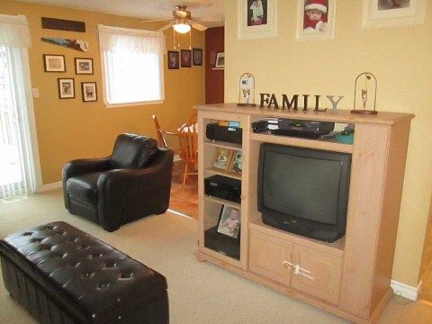 83 - 45 Hansen Rd N, Brampton, L6V3C5 | Image 2