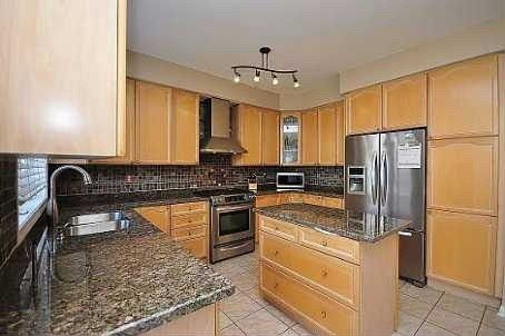 3696 Waterfall Cres, Mississauga, L5N8G8 | Image 3