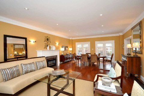 3248 Barchester Crt, Mississauga, L5L5Z1 | Image 2