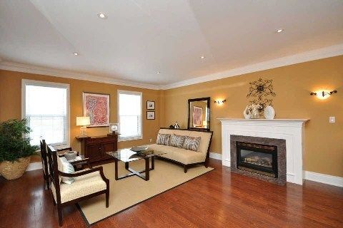 3248 Barchester Crt, Mississauga, L5L5Z1 | Image 3