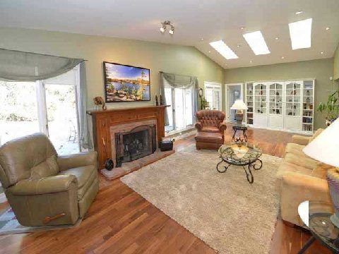 285 Glen Afton Dr, Burlington, L7L1G8 | Image 2