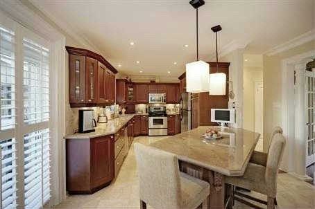 1522 Glenhill Cres, Mississauga, L5H3C5 | Image 3