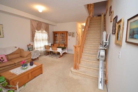 24 Overture Lane, Brampton, L6S6H9 | Image 2