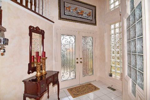 5237 Floral Hill Cres, Mississauga, L5V1V4 | Image 3