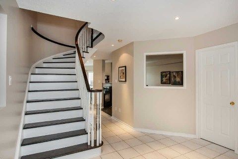 5103 Silverwater Mill Cres, Mississauga, L5V2B6 | Image 2