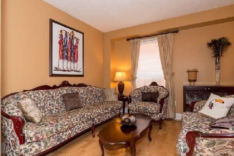 45 Olympia Cres, Brampton, L6X4W2 | Image 2