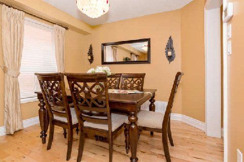 45 Olympia Cres, Brampton, L6X4W2 | Image 3