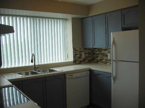 408 - 2585 Erin Centre Blvd, Mississauga, L5M6Z7 | Image 3