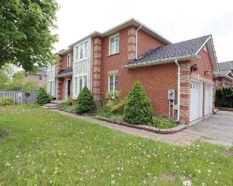 10 Colleyville St, Brampton, L7A1H3 | Image 2