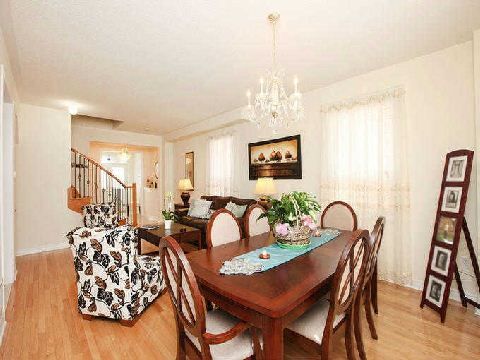 36 Ocean Ridge Dr E, Brampton, L6R3K5 | Image 2