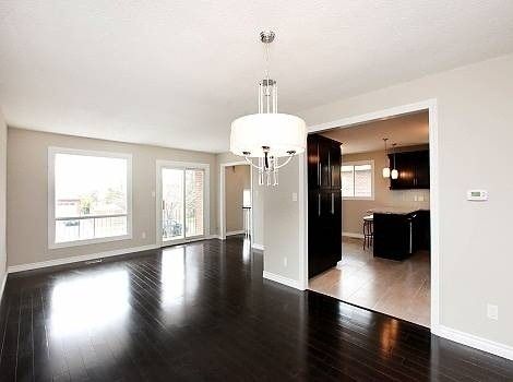 38 Panorama Cres, Brampton, L6S3T9 | Image 2
