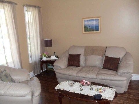 3824 Allcroft Rd, Mississauga, L5N6V6 | Image 2