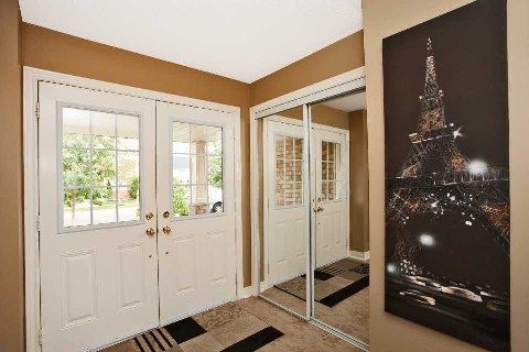 4861 Verdi St, Burlington, L7M0Ha | Image 2