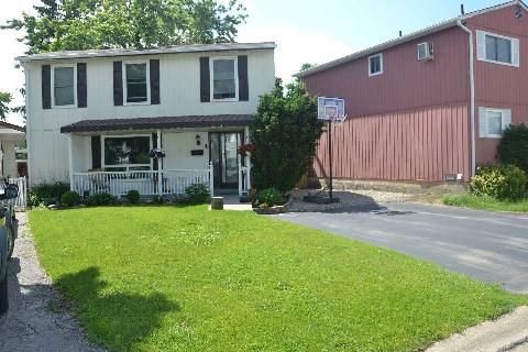 4 Heatherside Crt, Brampton, L6S1N9 | Image 2