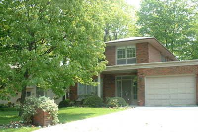 48 Cumberland Dr, Mississauga, L5G3M8 | Image 2