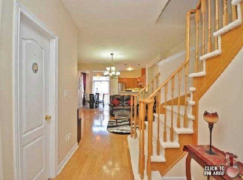 3402 Fountain Park Ave, Mississauga, L5M7E3 | Image 2