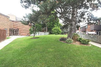 Townhouse sold at 58-4345 Bloor Street, Toronto, Ontario, M9C5P2 - Markland Wood - MLS: W2951479