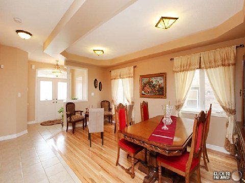 20 Strathdale Rd, Brampton, L6P2Y1 | Image 2