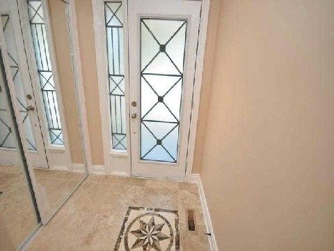 395 Maidstone Cres, Oakville, L6M1C1 | Image 2