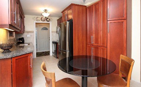 1195 Chada Ave, Mississauga, L5C1P8 | Image 3