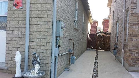 126 Edenbrook Hill Dr, Brampton, L7A2R2 | Image 3